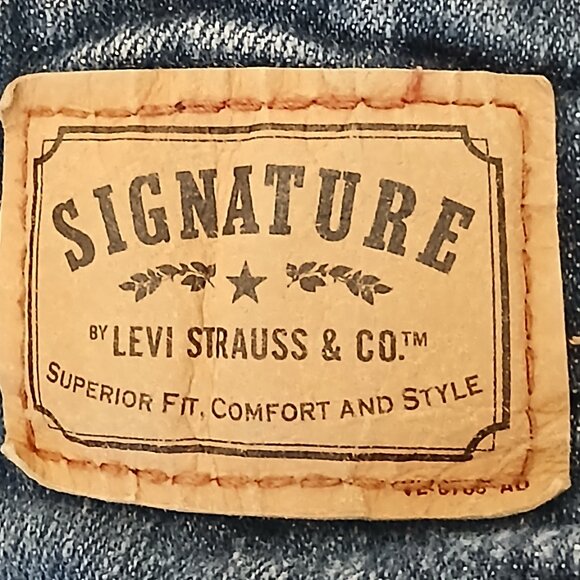 Levis Signature Jeans 12 Short Mid Rise Boot Cut Medium Wash Blue Denim Stretch - Picture 7 of 10